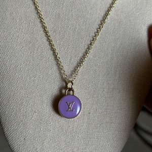 Small purple zipper pull LV chain not included